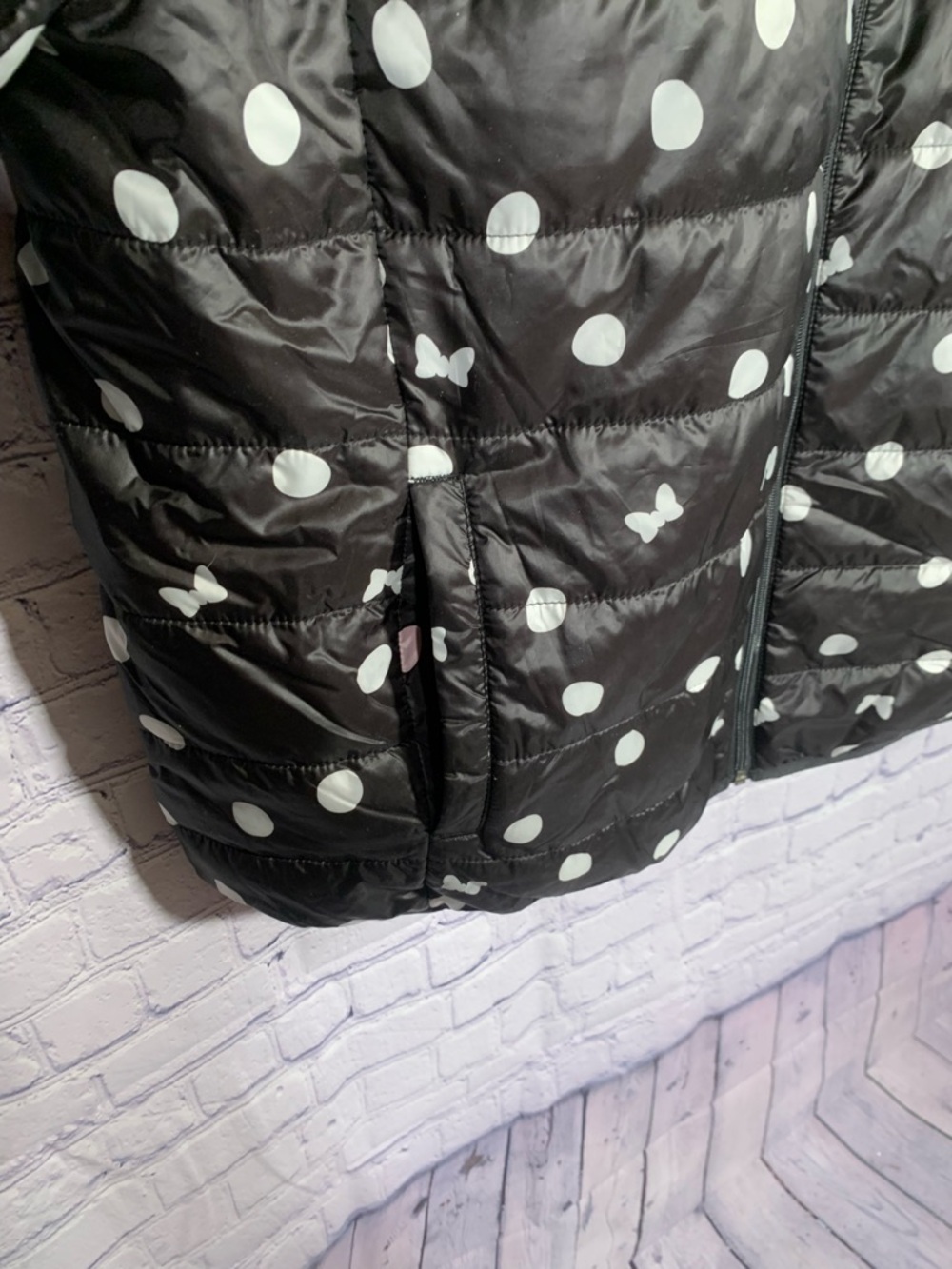 Disney Reversible Puffer Jacket Black & White Mini Mouse Red XL Vacation Casual - Picture 4 of 11